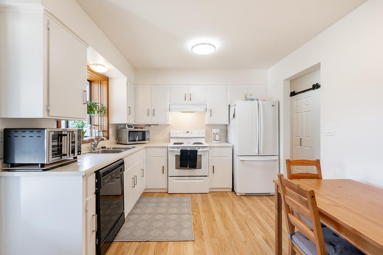 6576 132a Street, Surrey, British Columbia  V3W 8E2 - Photo 5 - R3049139