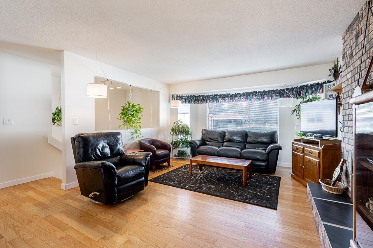 6576 132a Street, Surrey, British Columbia  V3W 8E2 - Photo 3 - R3049139