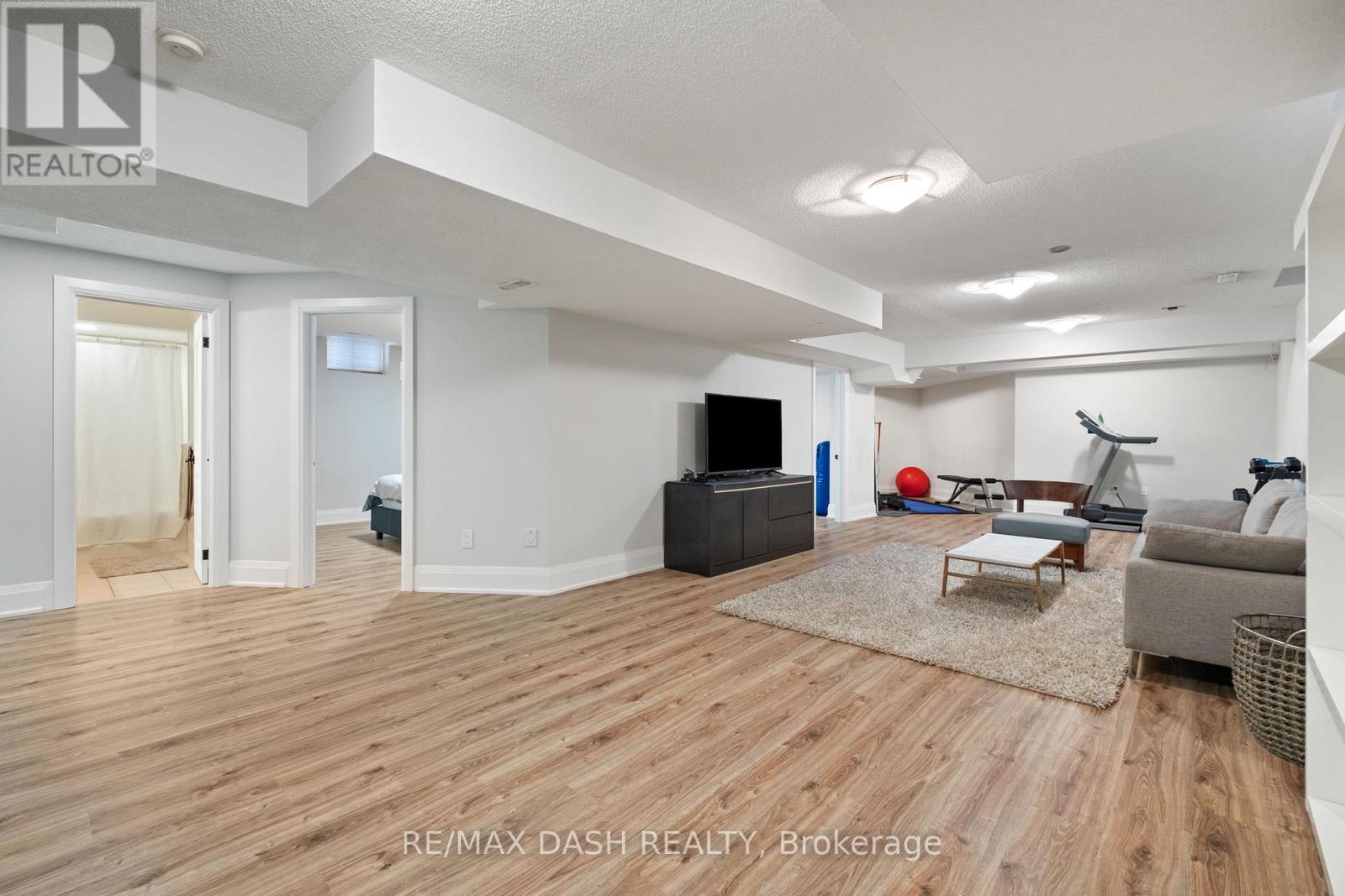 87 Vaughan Boulevard, Vaughan, Ontario  L4J 3N8 - Photo 27 - N12406552