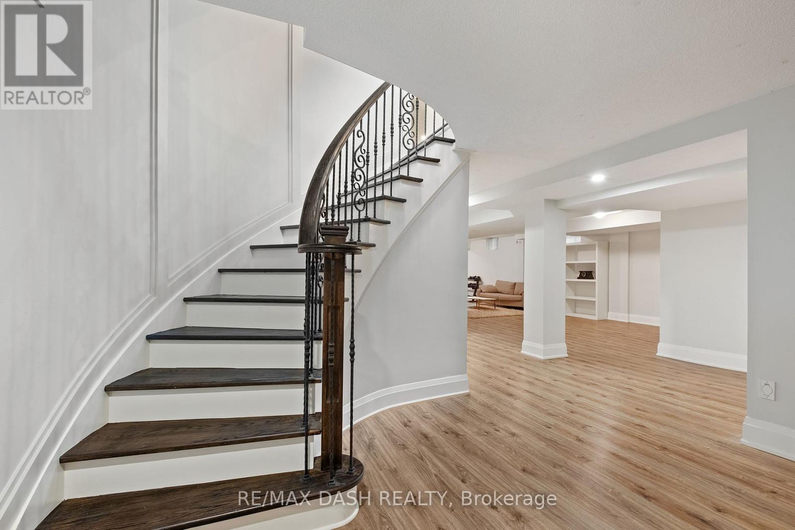 87 Vaughan Boulevard, Vaughan, Ontario  L4J 3N8 - Photo 26 - N12406552