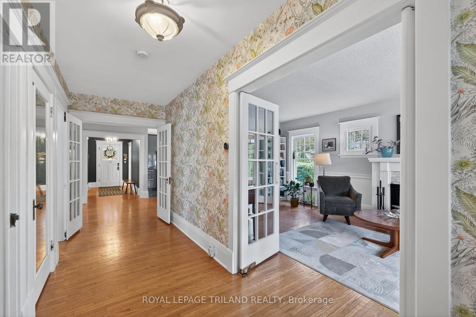 263 Ridout Street S, London South, Ontario  N6C 3Y7 - Photo 3 - X12415244