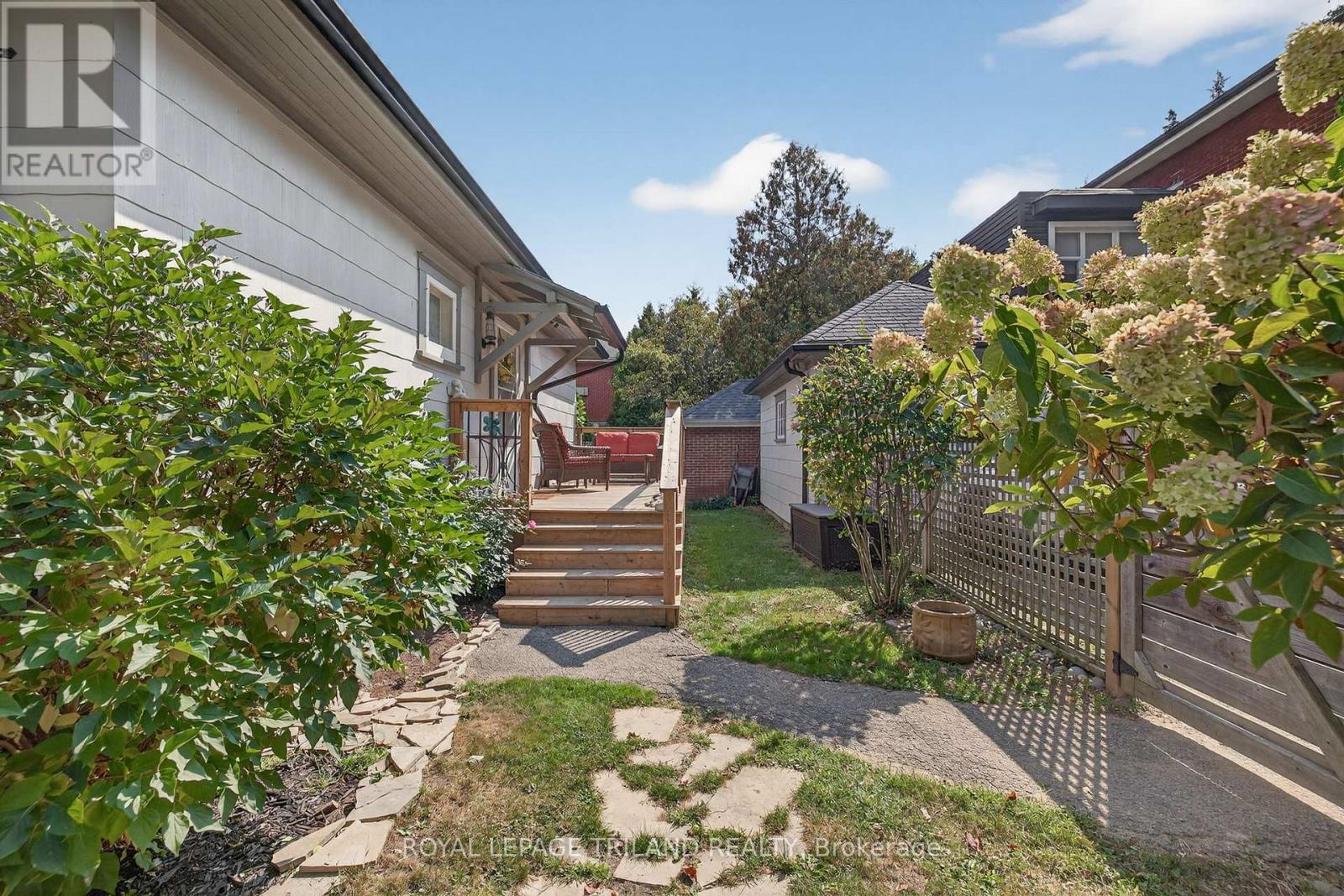 263 Ridout Street S, London South, Ontario  N6C 3Y7 - Photo 38 - X12415244