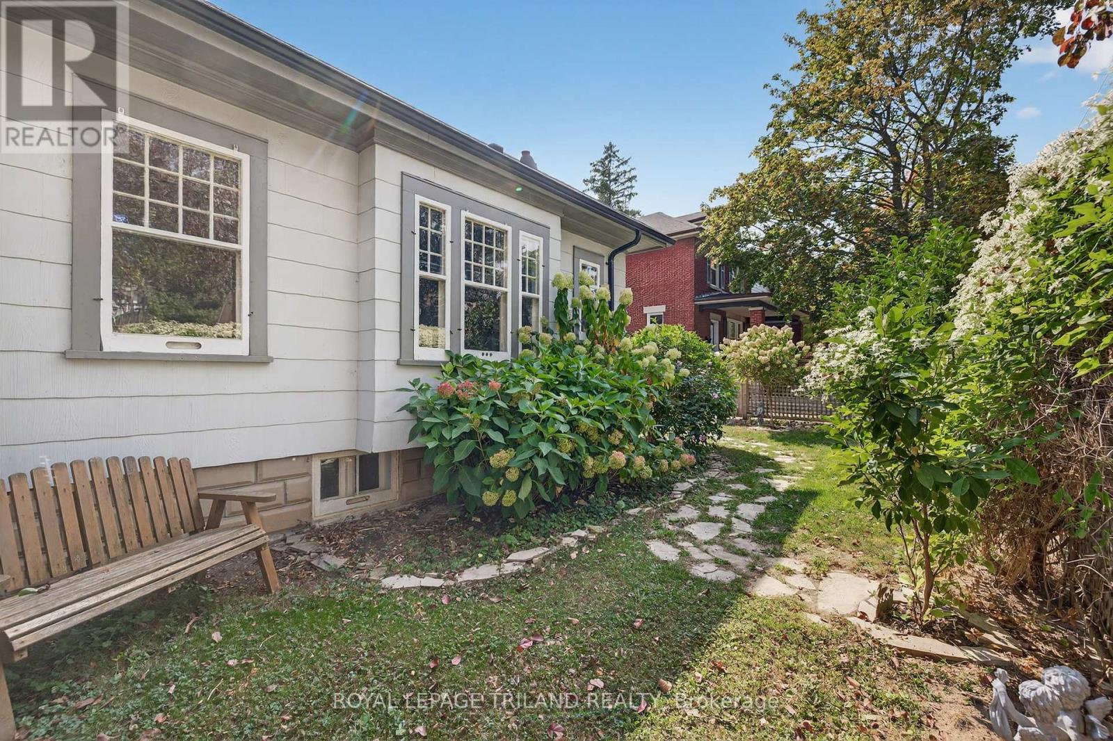 263 Ridout Street S, London South, Ontario  N6C 3Y7 - Photo 40 - X12415244