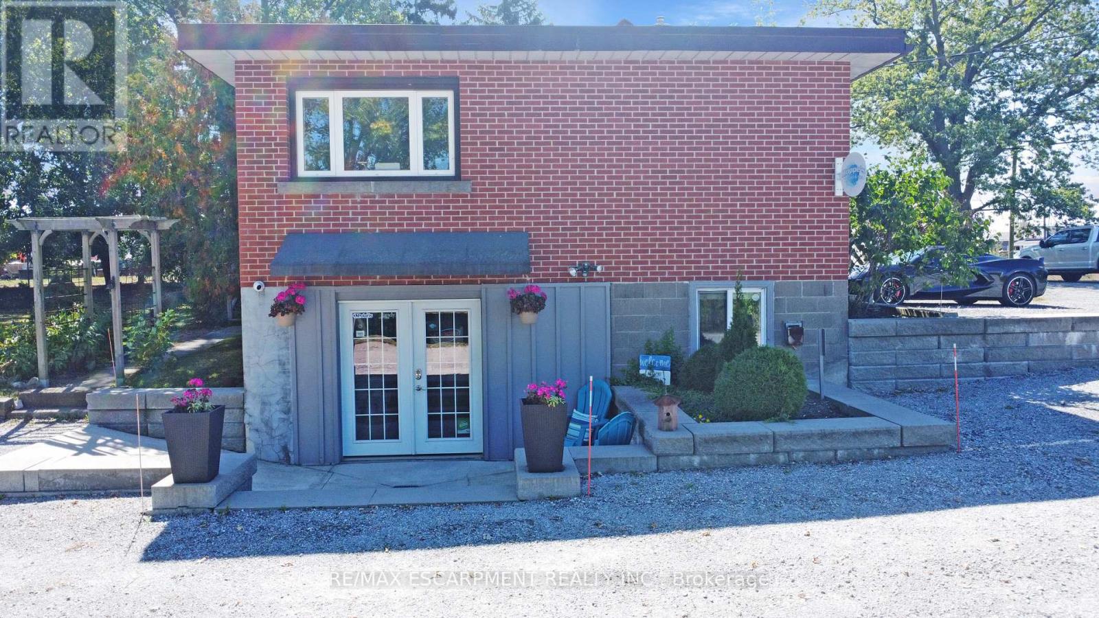 662 #6 Highway, Haldimand, Ontario  N3W 1M6 - Photo 2 - X12412897