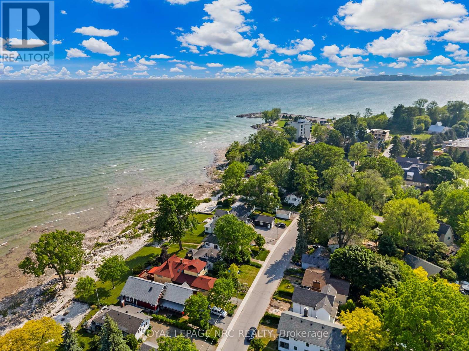 3765 Crystal Beach Drive, Fort Erie, Ontario  L0S 1B0 - Photo 4 - X12409872