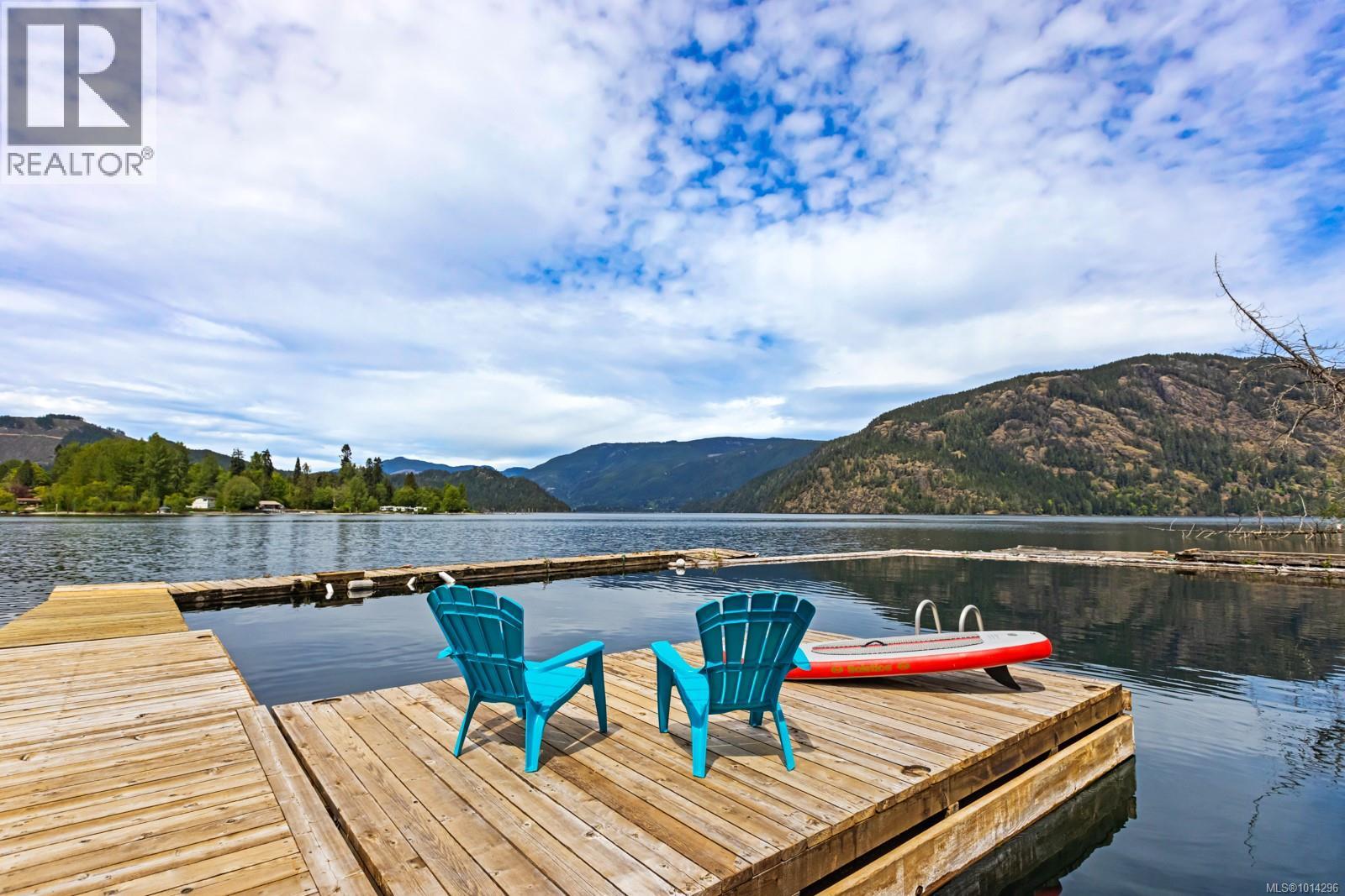 6918 Beach Dr, Honeymoon Bay, British Columbia