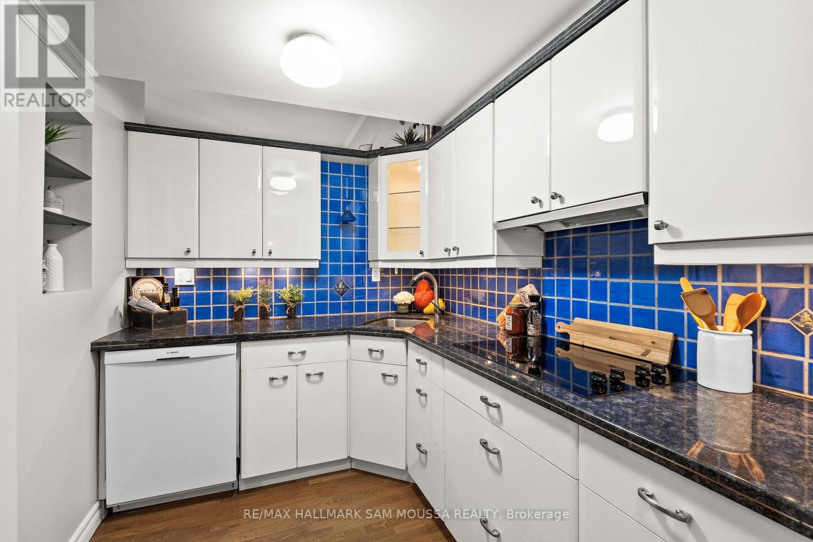 4 - 60 Greenfield Avenue, Ottawa, Ontario  K1S 0X7 - Photo 11 - X12415175
