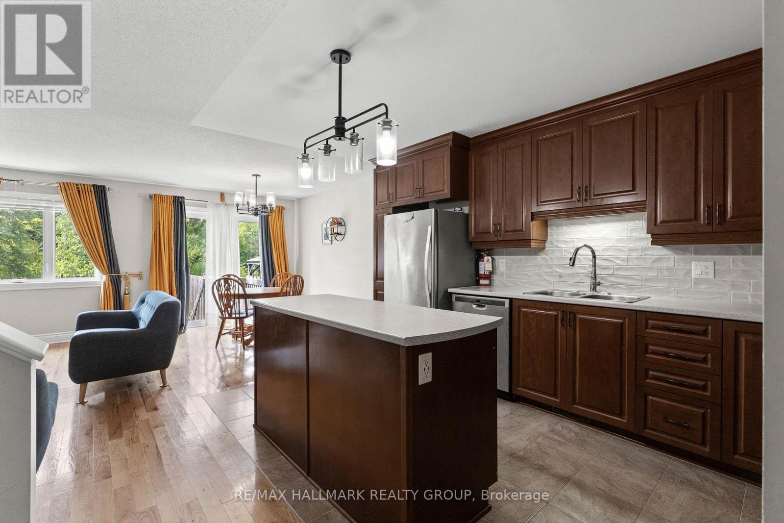 2309 Marble Crescent, Clarence-Rockland, Ontario  K4K 0G9 - Photo 5 - X12415200