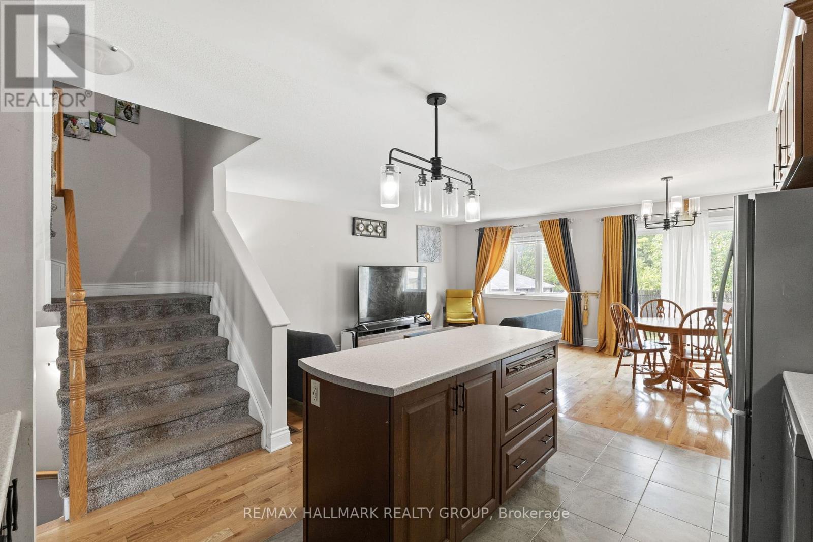 2309 Marble Crescent, Clarence-Rockland, Ontario  K4K 0G9 - Photo 6 - X12415200