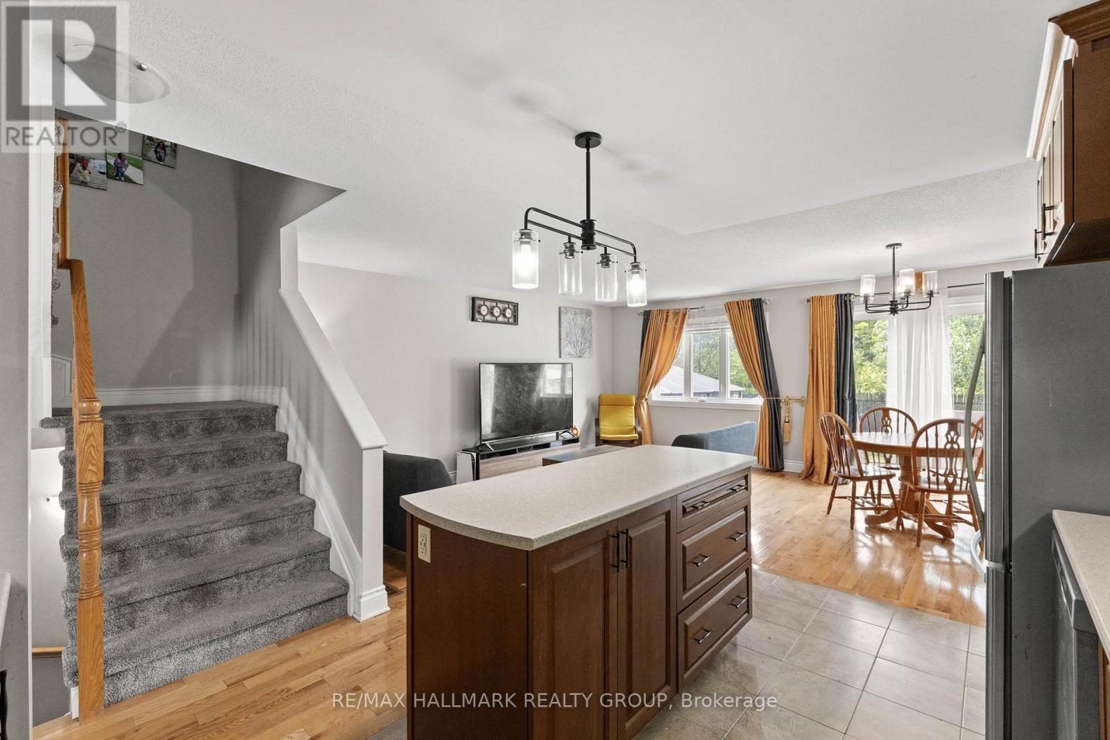 2309 Marble Crescent, Clarence-Rockland, Ontario  K4K 0G9 - Photo 8 - X12415200