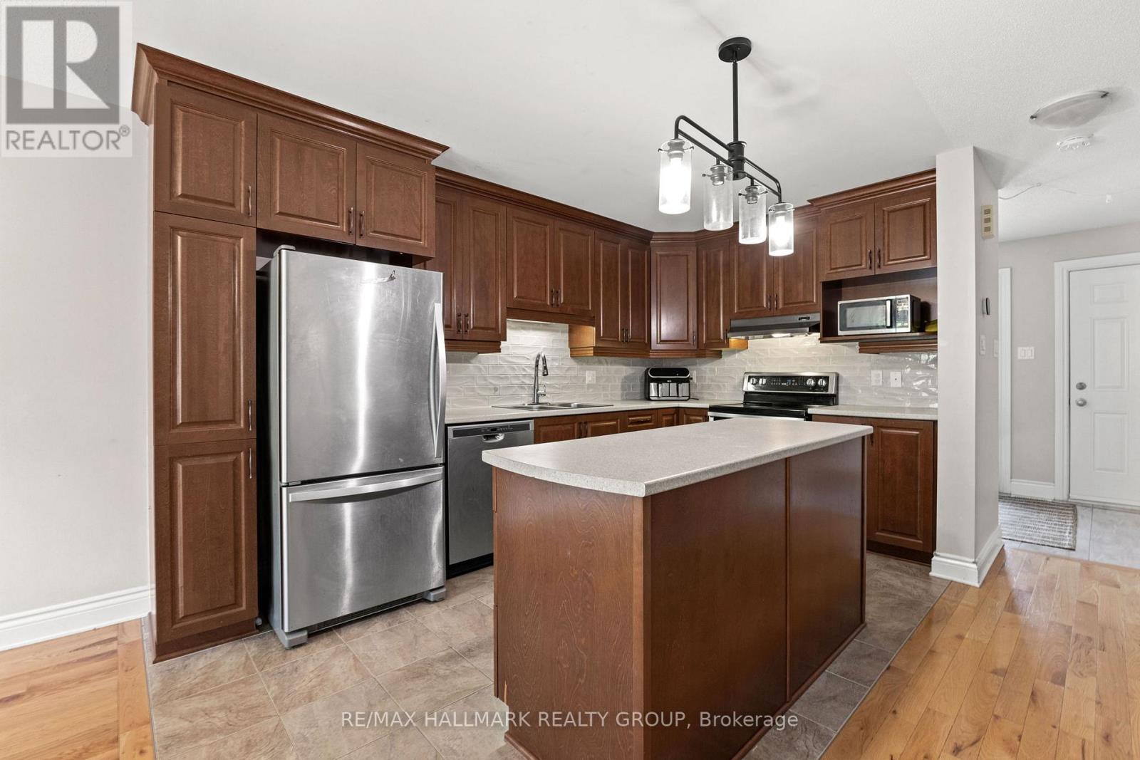 2309 Marble Crescent, Clarence-Rockland, Ontario  K4K 0G9 - Photo 9 - X12415200