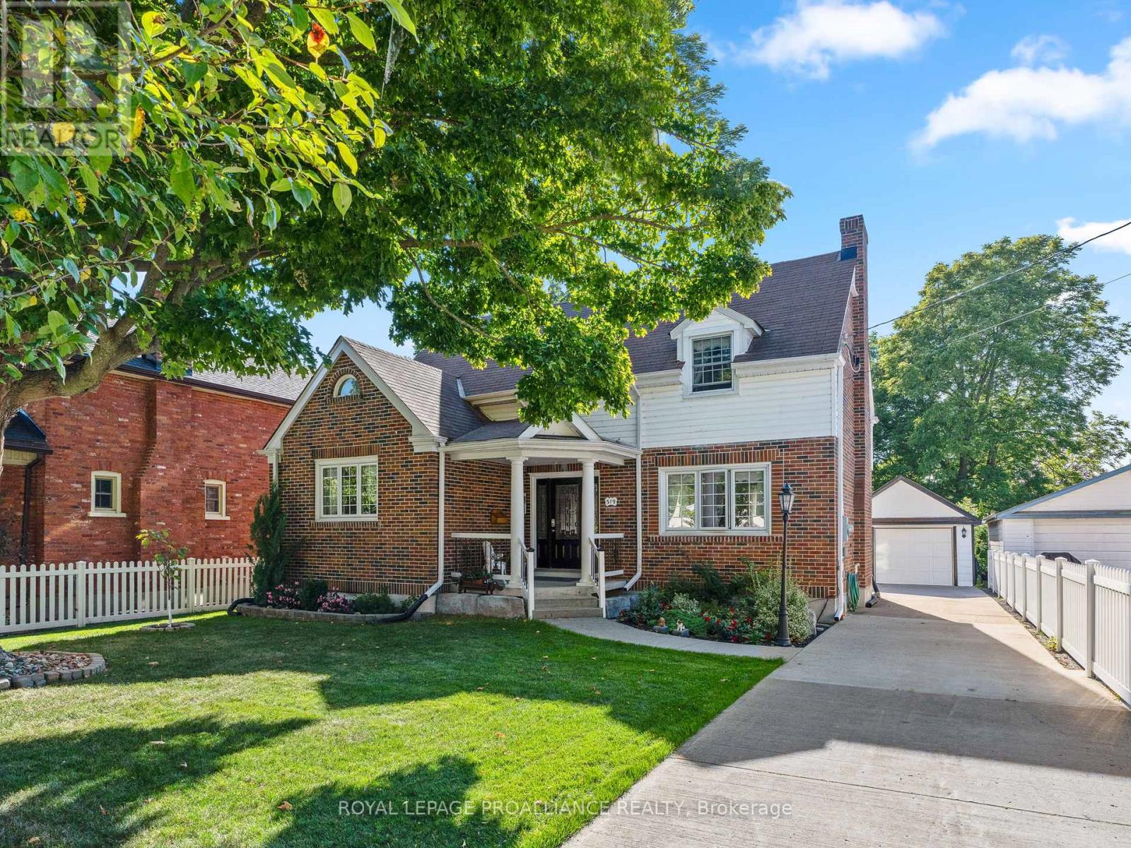 319 WALTON STREET, Cobourg, Ontario