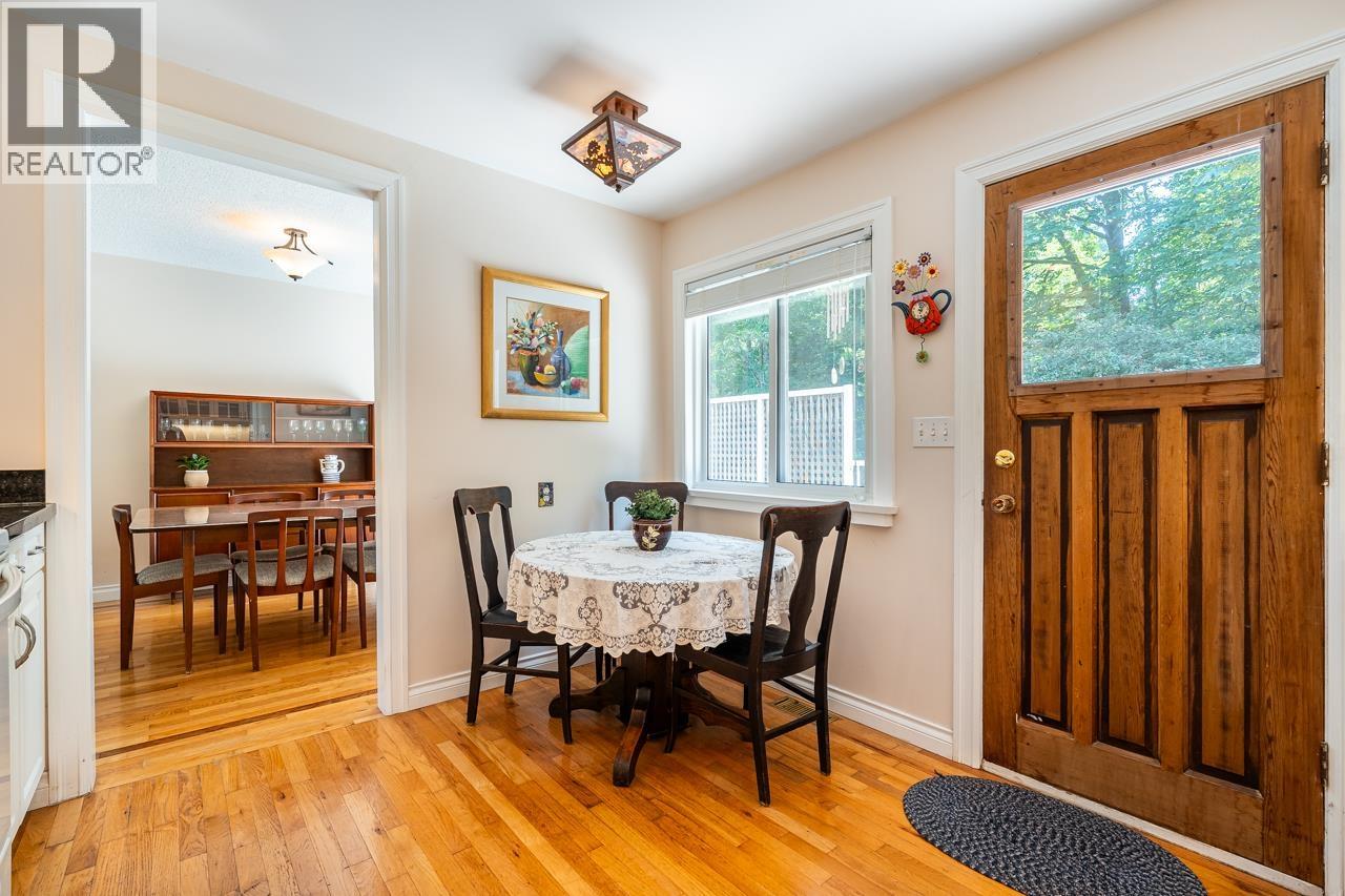 2283 Park Crescent, Coquitlam, British Columbia  V3J 6T3 - Photo 13 - R3050006