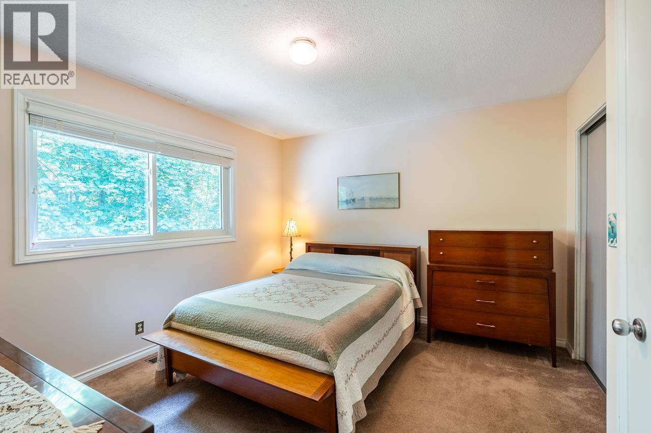2283 Park Crescent, Coquitlam, British Columbia  V3J 6T3 - Photo 14 - R3050006