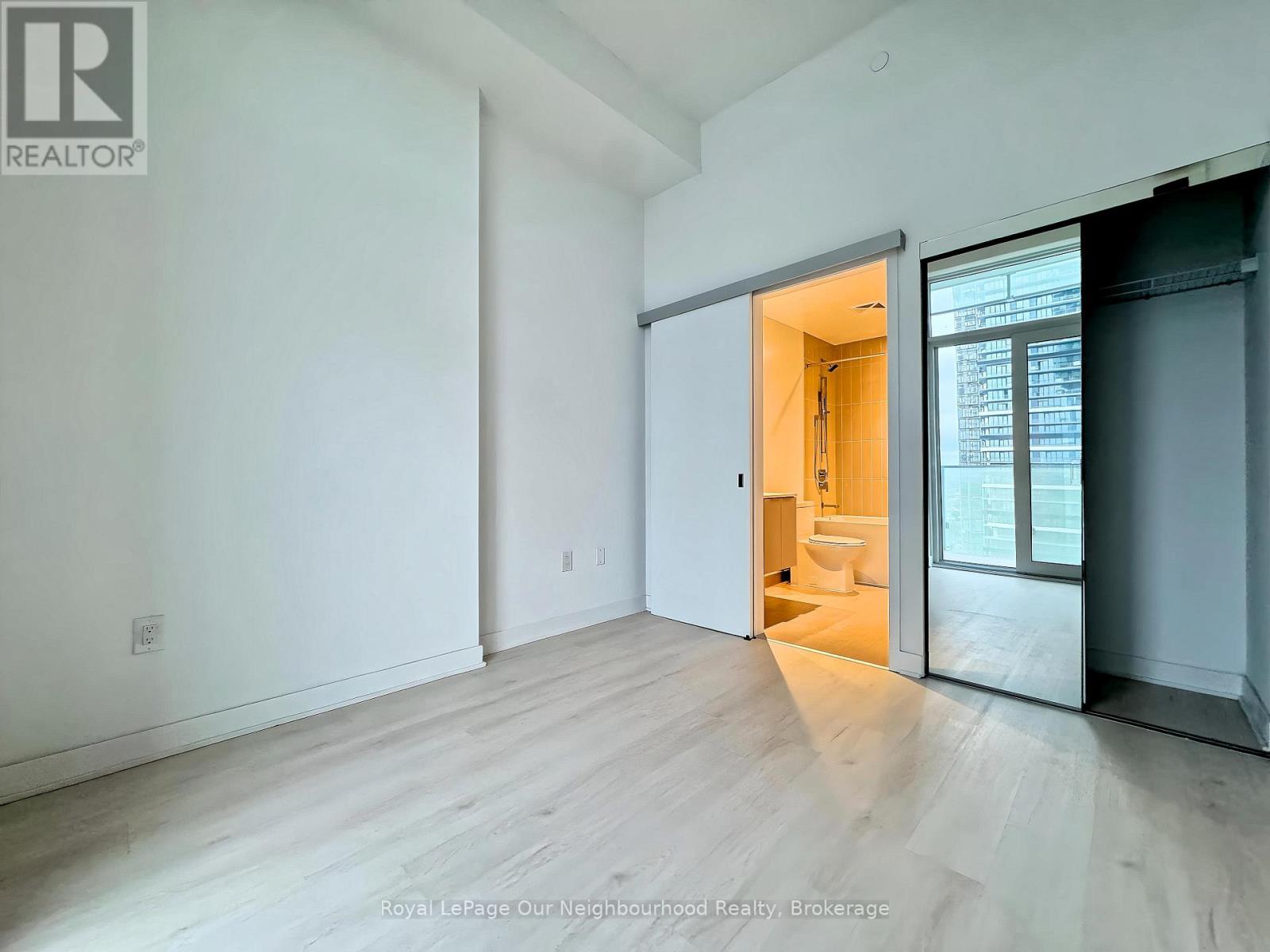 2405 - 3900 Confederation Parkway, Mississauga, Ontario  L5B 0M3 - Photo 16 - W12415247