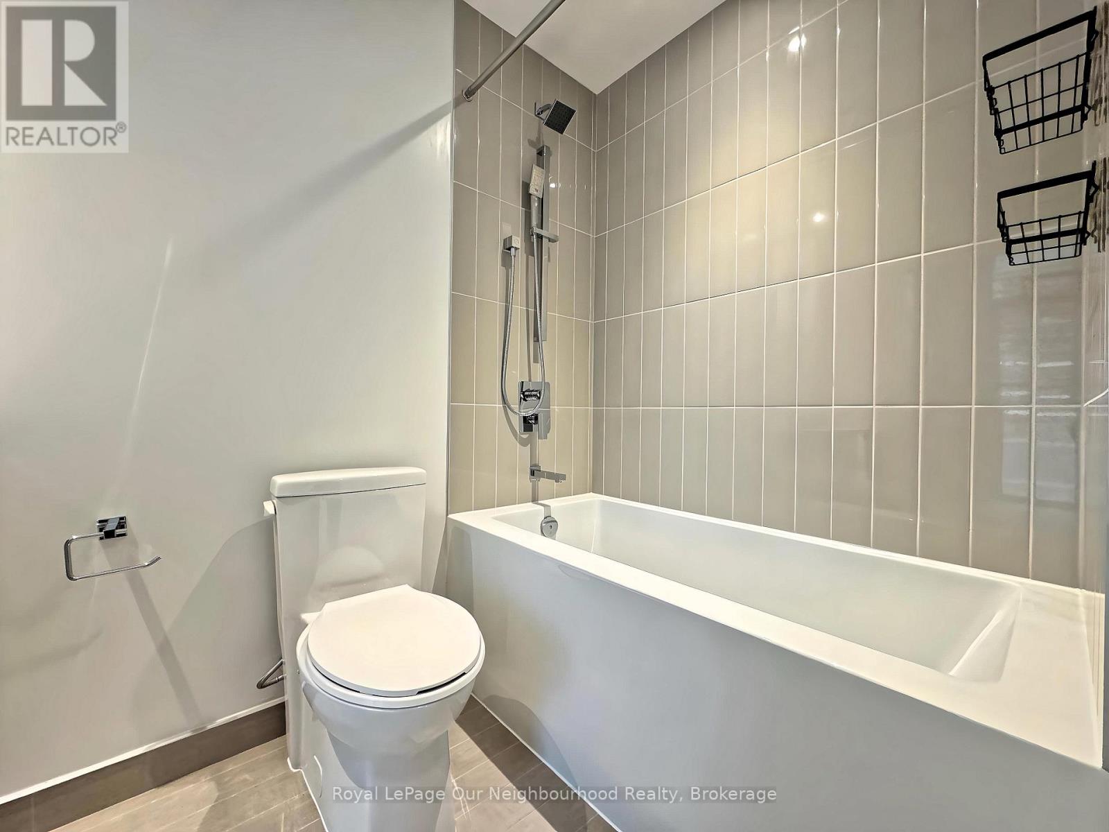 2405 - 3900 Confederation Parkway, Mississauga, Ontario  L5B 0M3 - Photo 19 - W12415247