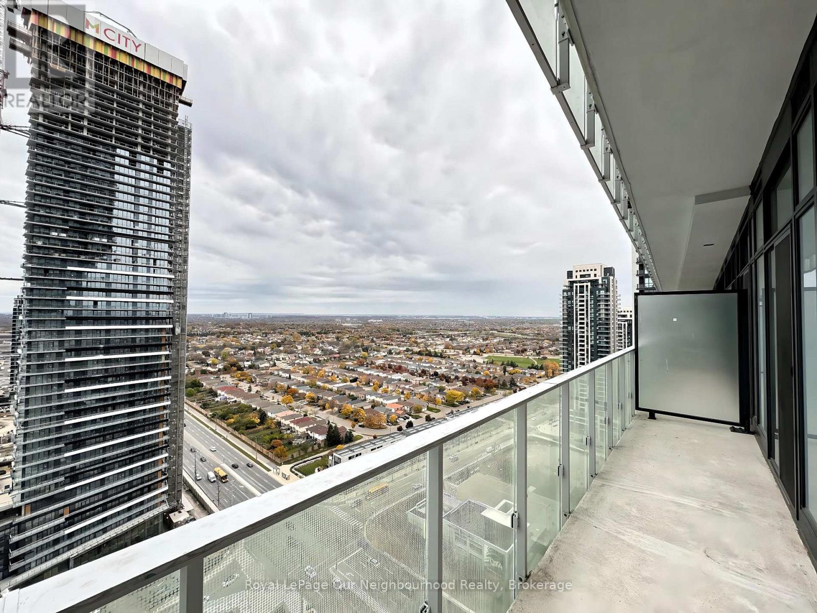 2405 - 3900 Confederation Parkway, Mississauga, Ontario  L5B 0M3 - Photo 22 - W12415247