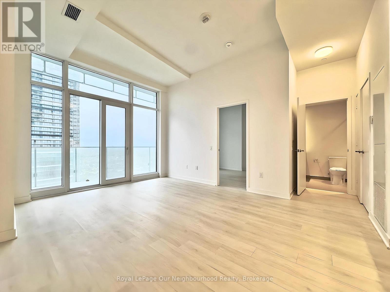 2405 - 3900 Confederation Parkway, Mississauga, Ontario  L5B 0M3 - Photo 4 - W12415247