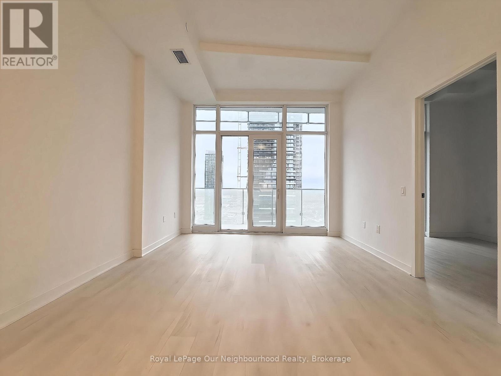2405 - 3900 Confederation Parkway, Mississauga, Ontario  L5B 0M3 - Photo 5 - W12415247
