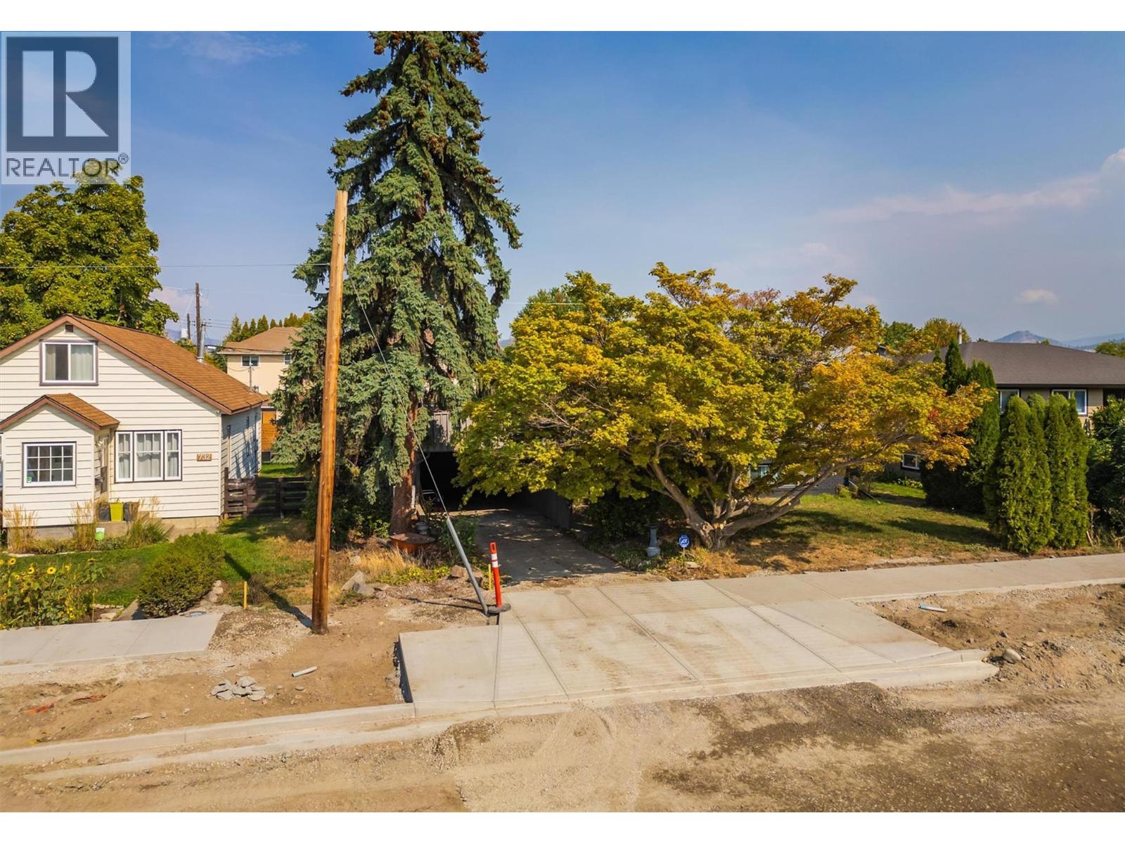 738 Morrison Avenue Kelowna Photo 34