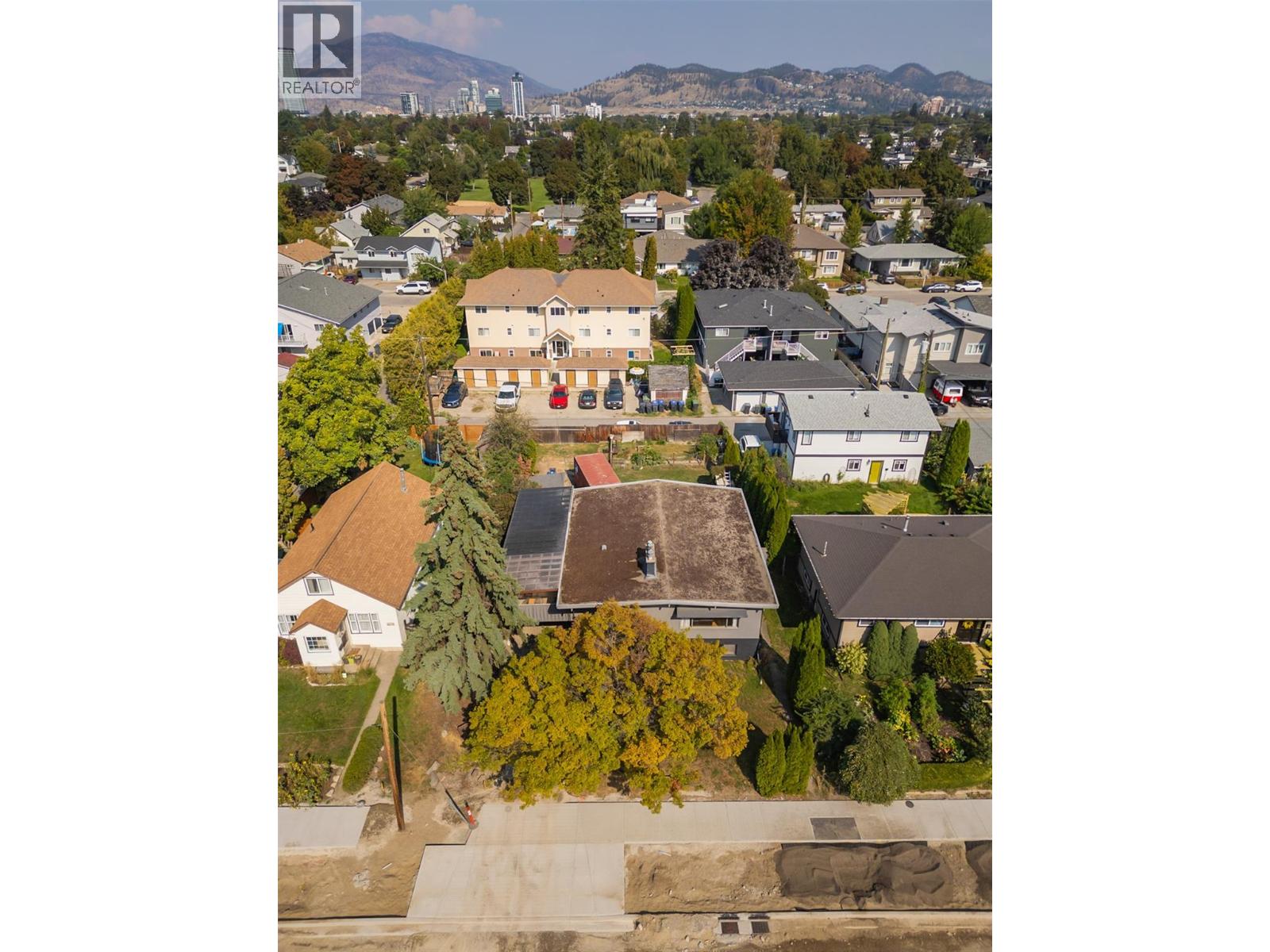 738 Morrison Avenue Kelowna Photo 35