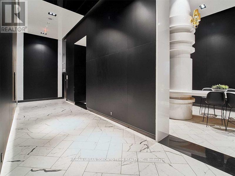 3413 - 87 Peter Street, Toronto, Ontario  M5V 0P1 - Photo 2 - C12415011