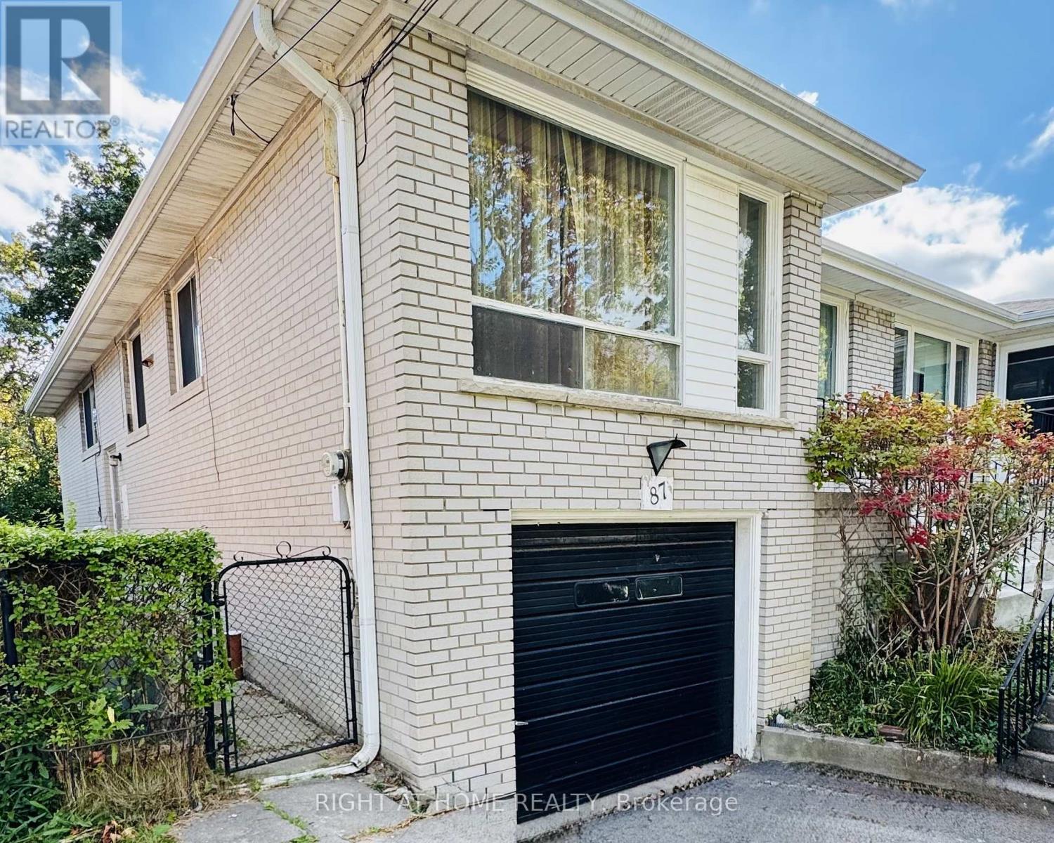87 Fenelon Drive, Toronto, Ontario  M3A 3K4 - Photo 2 - C12410975