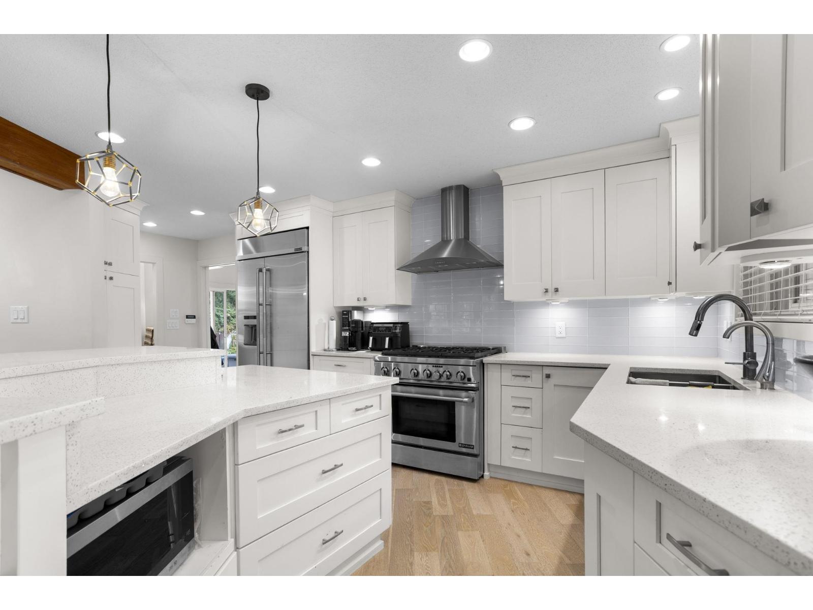 4374 Bridgeview Street, Abbotsford, British Columbia  V4X 1W8 - Photo 9 - R3049651