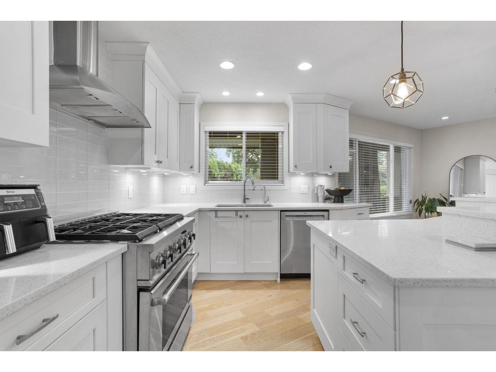 4374 Bridgeview Street, Abbotsford, British Columbia  V4X 1W8 - Photo 8 - R3049651