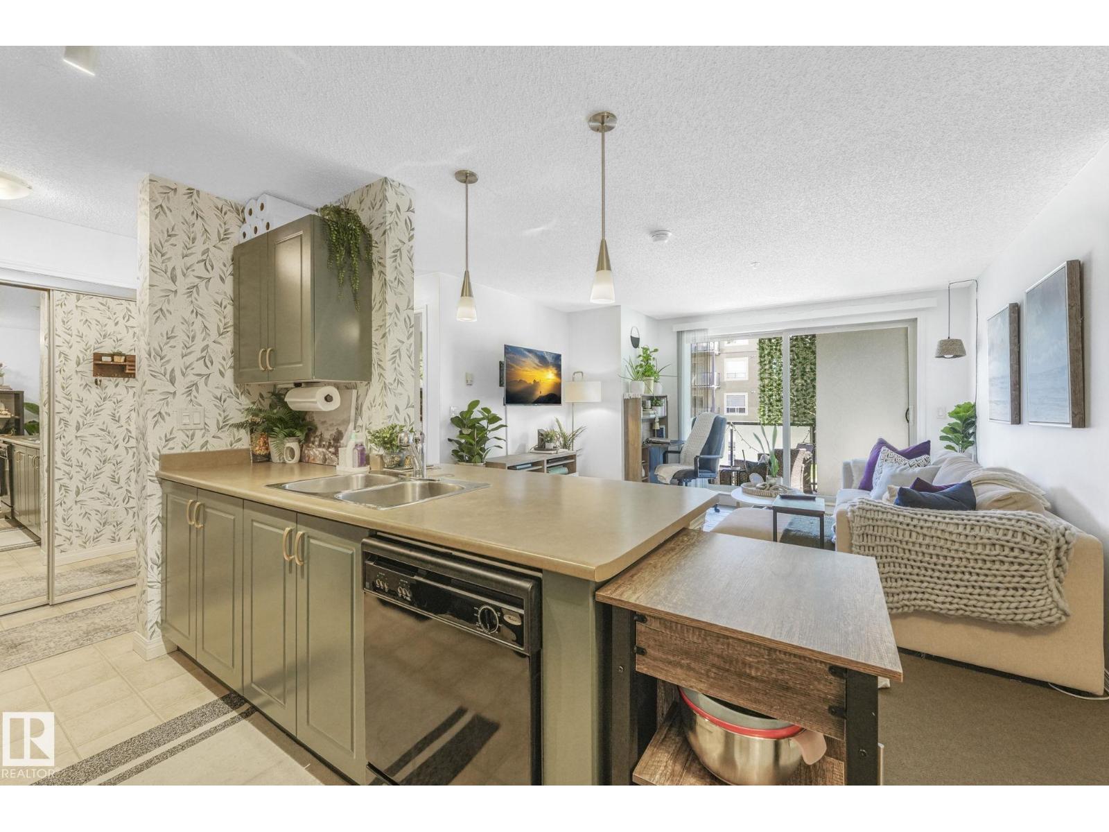 #206 13908 136 ST NW, Edmonton, Alberta