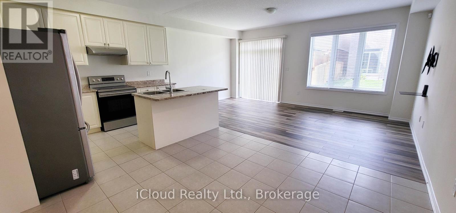 27 Sumac Drive, Haldimand, Ontario  N3W 0C2 - Photo 3 - X12368318