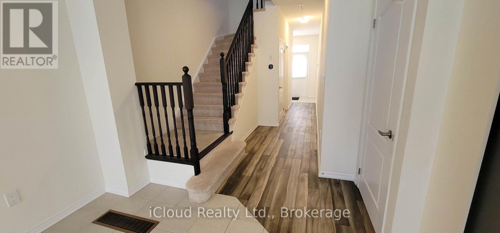 27 Sumac Drive, Haldimand, Ontario  N3W 0C2 - Photo 2 - X12368318