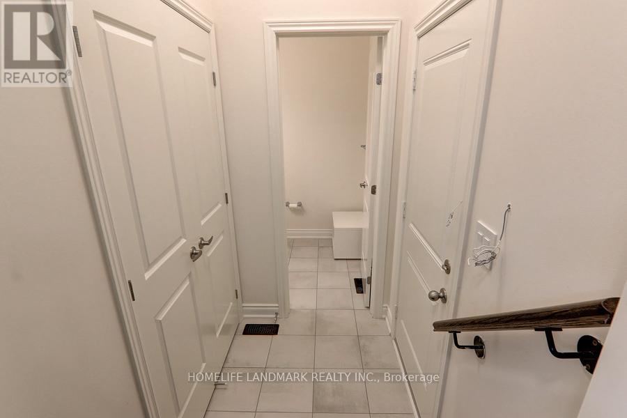 98 Beckett Avenue, East Gwillimbury, Ontario  L9N 0S7 - Photo 12 - N12414999