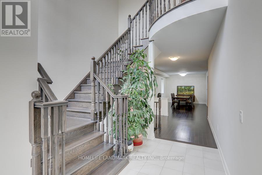 98 Beckett Avenue, East Gwillimbury, Ontario  L9N 0S7 - Photo 3 - N12414999