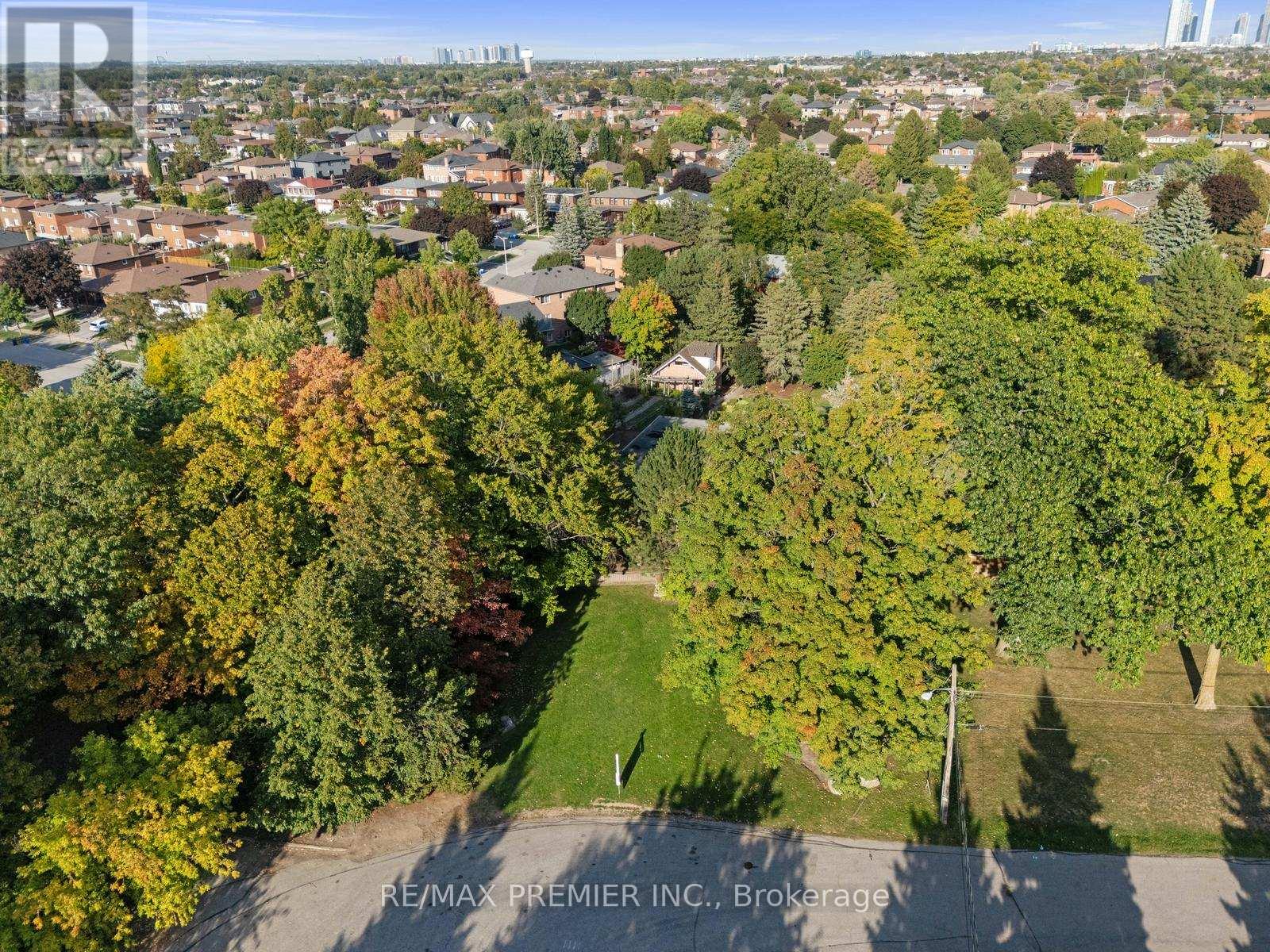 261 Sylvadene Parkway, Vaughan (East Woodbridge), Ontario  L4L 2M8 - Photo 4 - N12415077
