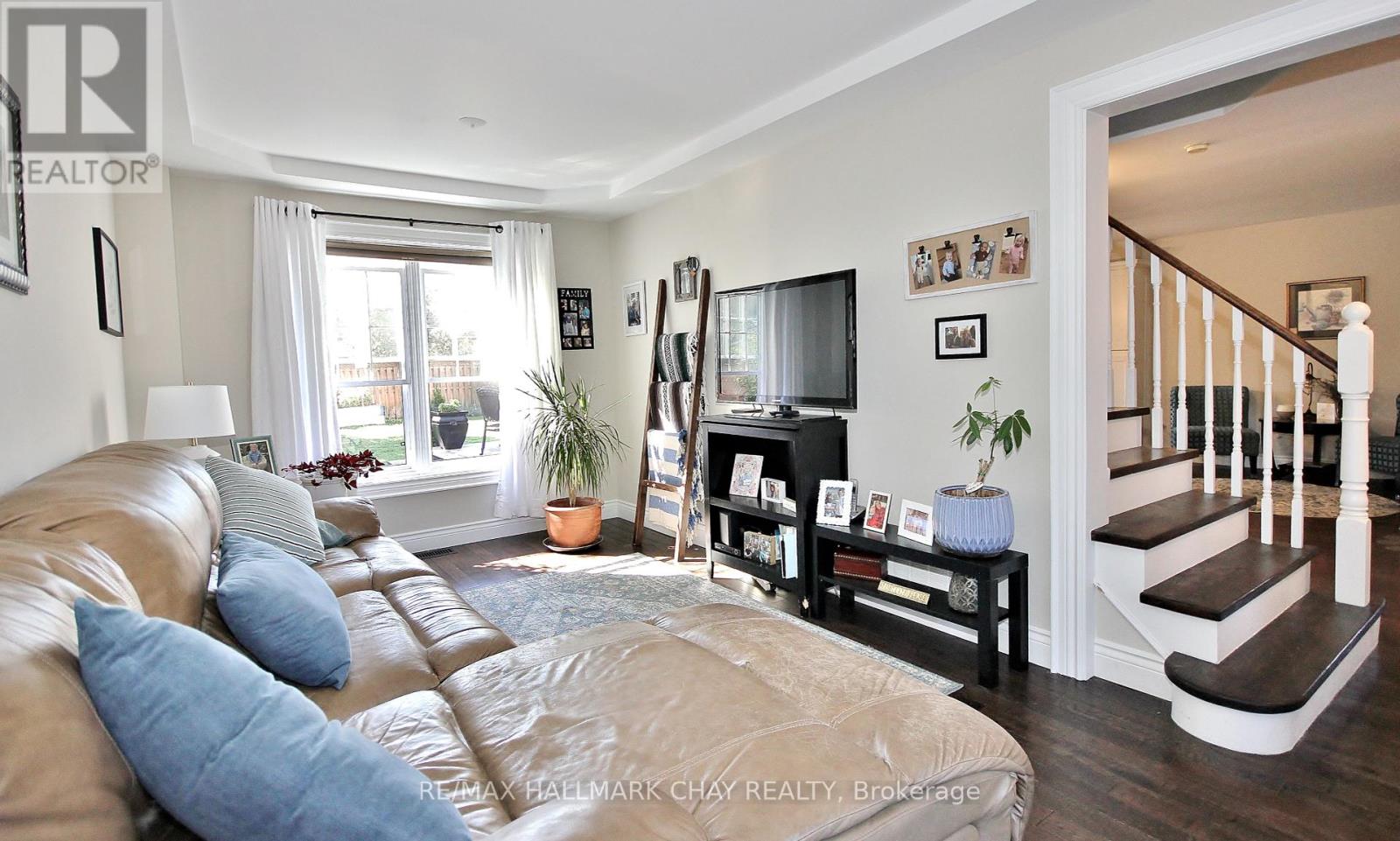 1084 Winnifred Court, Innisfil, Ontario  L9S 2B3 - Photo 16 - N12415097