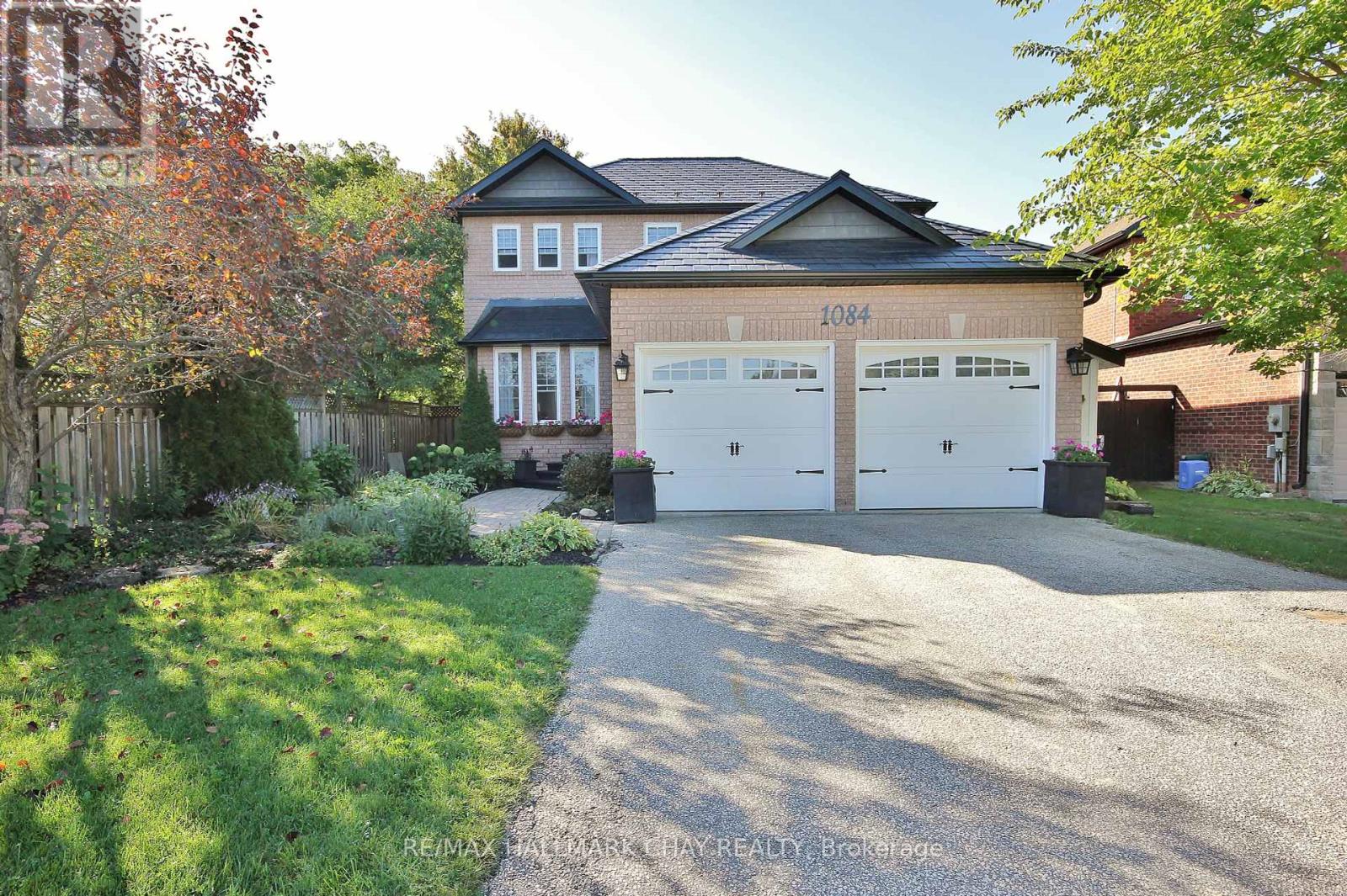 1084 Winnifred Court, Innisfil, Ontario  L9S 2B3 - Photo 2 - N12415097