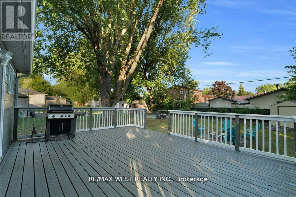275 Pine Beach Drive, Georgina, Ontario  L4P 2V7 - Photo 24 - N12415159