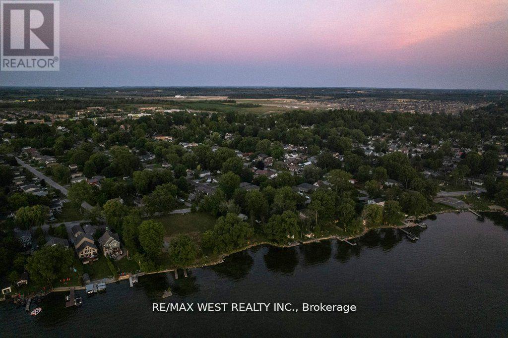 275 Pine Beach Drive, Georgina, Ontario  L4P 2V7 - Photo 38 - N12415159