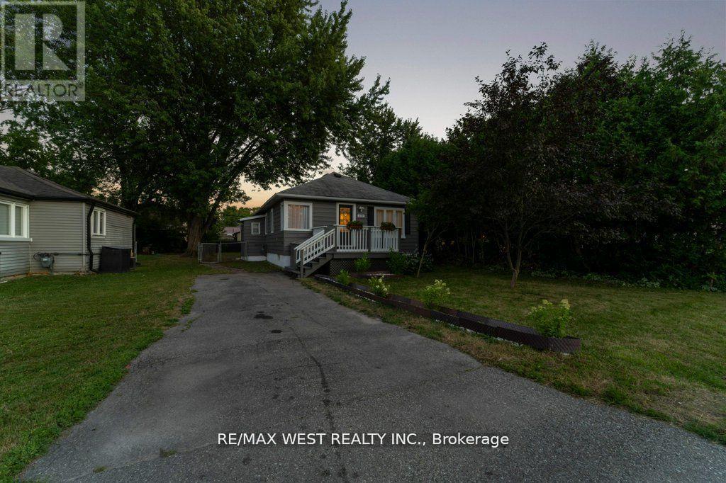 275 Pine Beach Drive, Georgina, Ontario  L4P 2V7 - Photo 39 - N12415159