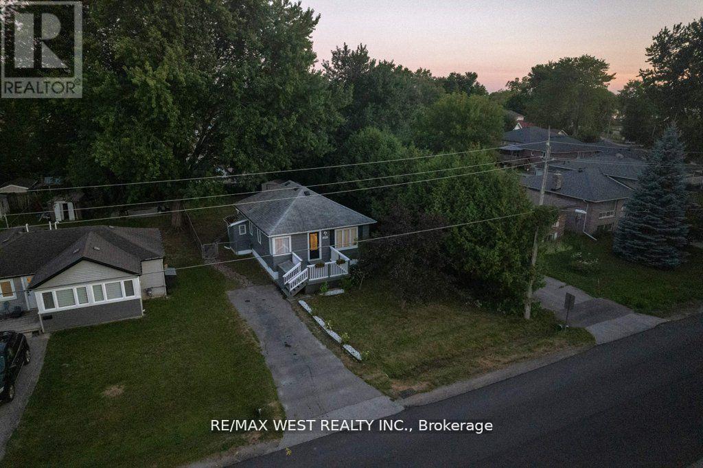275 Pine Beach Drive, Georgina, Ontario  L4P 2V7 - Photo 40 - N12415159