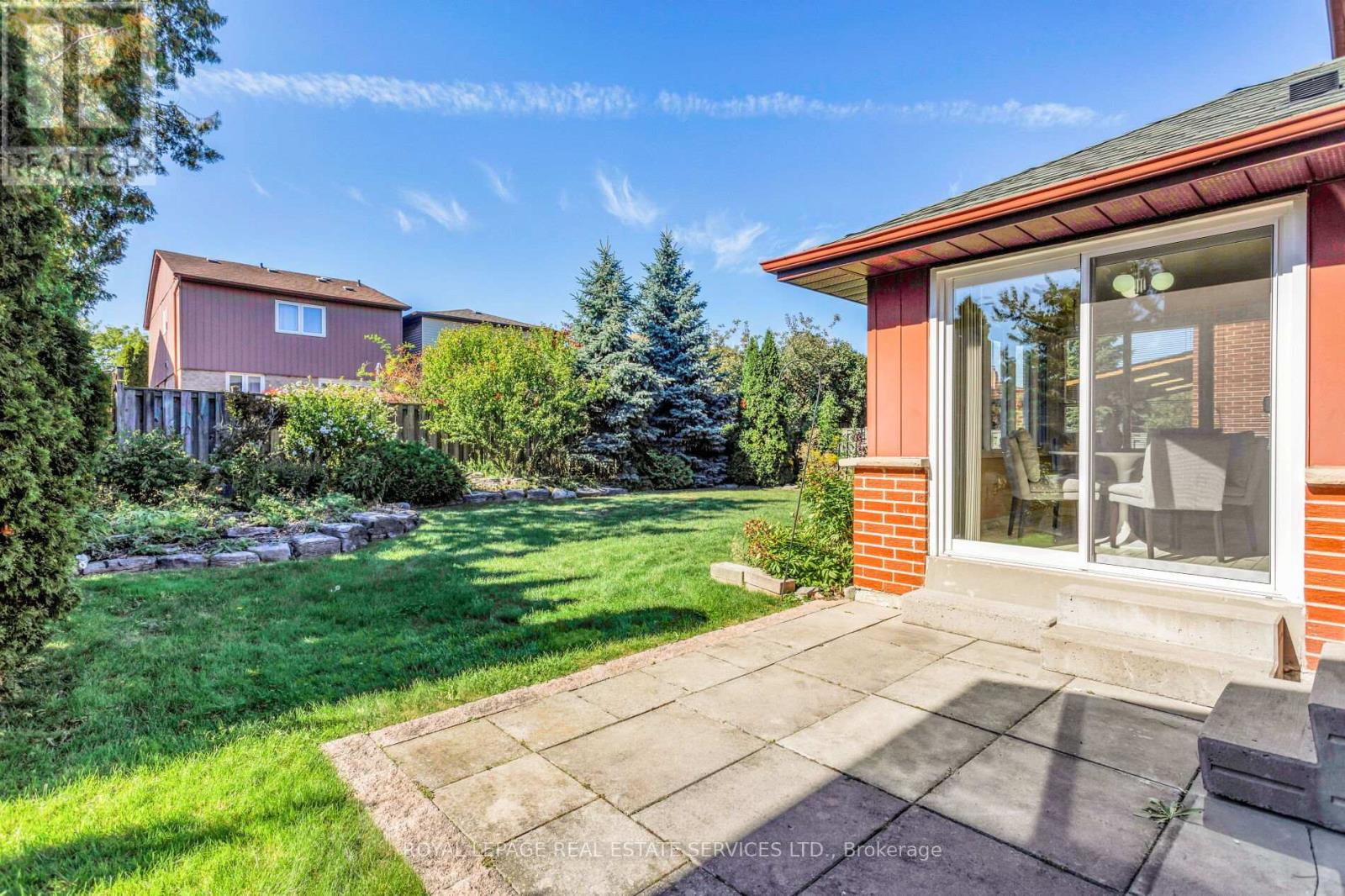 804 Willowbank Trail, Mississauga, Ontario  L4W 3M2 - Photo 10 - W12415012