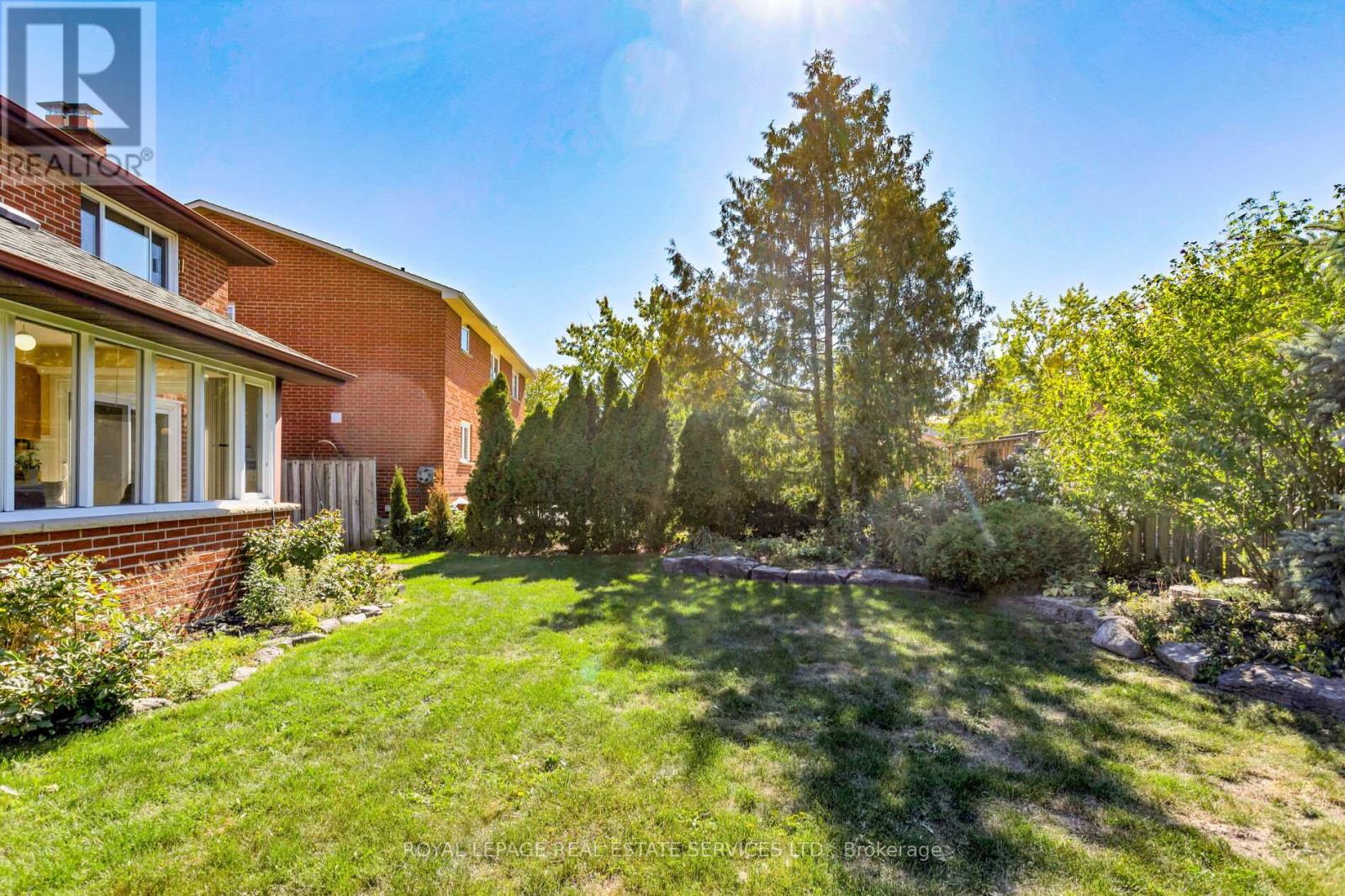 804 Willowbank Trail, Mississauga, Ontario  L4W 3M2 - Photo 24 - W12415012