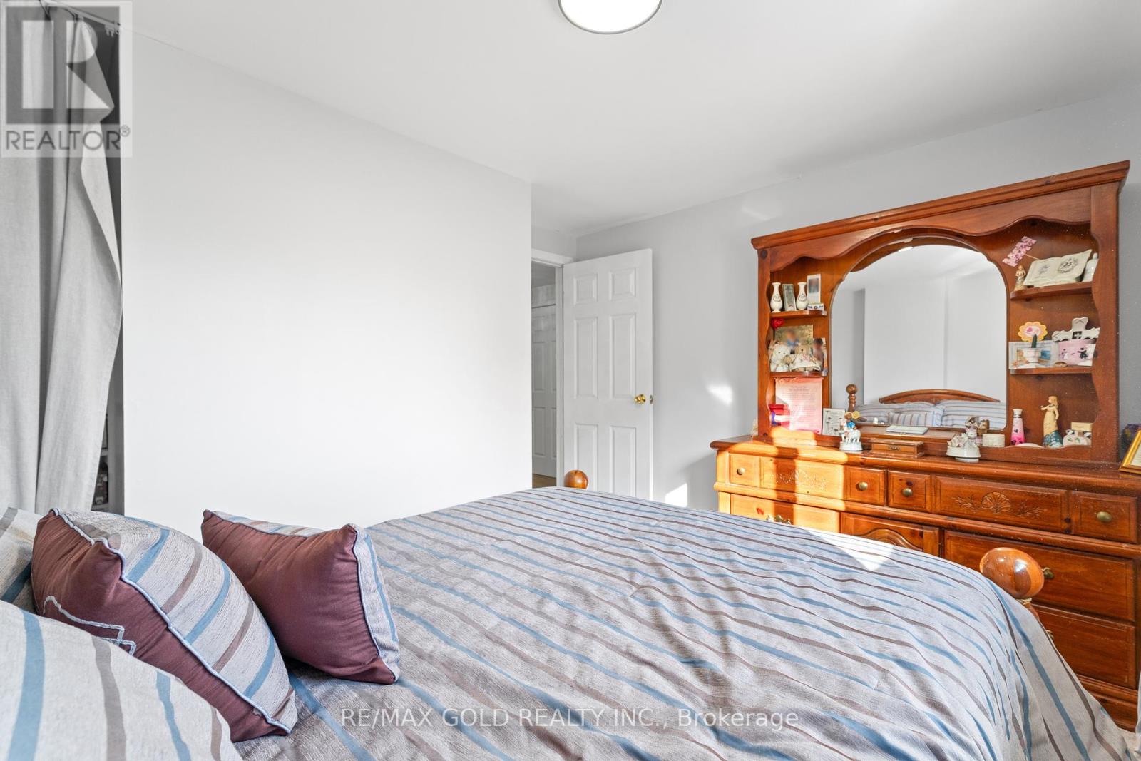 1 Greenbriar Road, Brampton, Ontario  L6S 1V4 - Photo 32 - W12415013