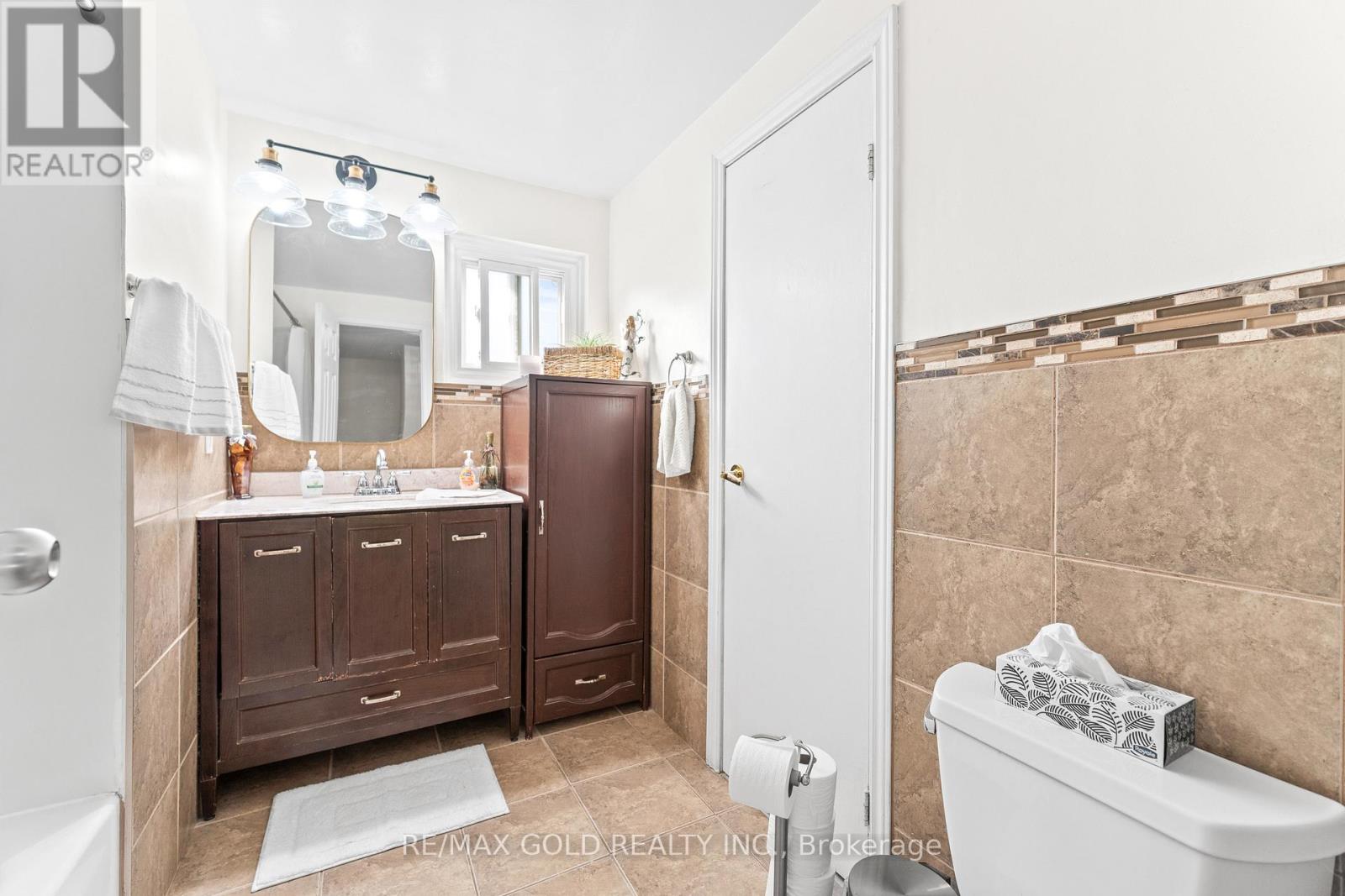 1 Greenbriar Road, Brampton, Ontario  L6S 1V4 - Photo 38 - W12415013