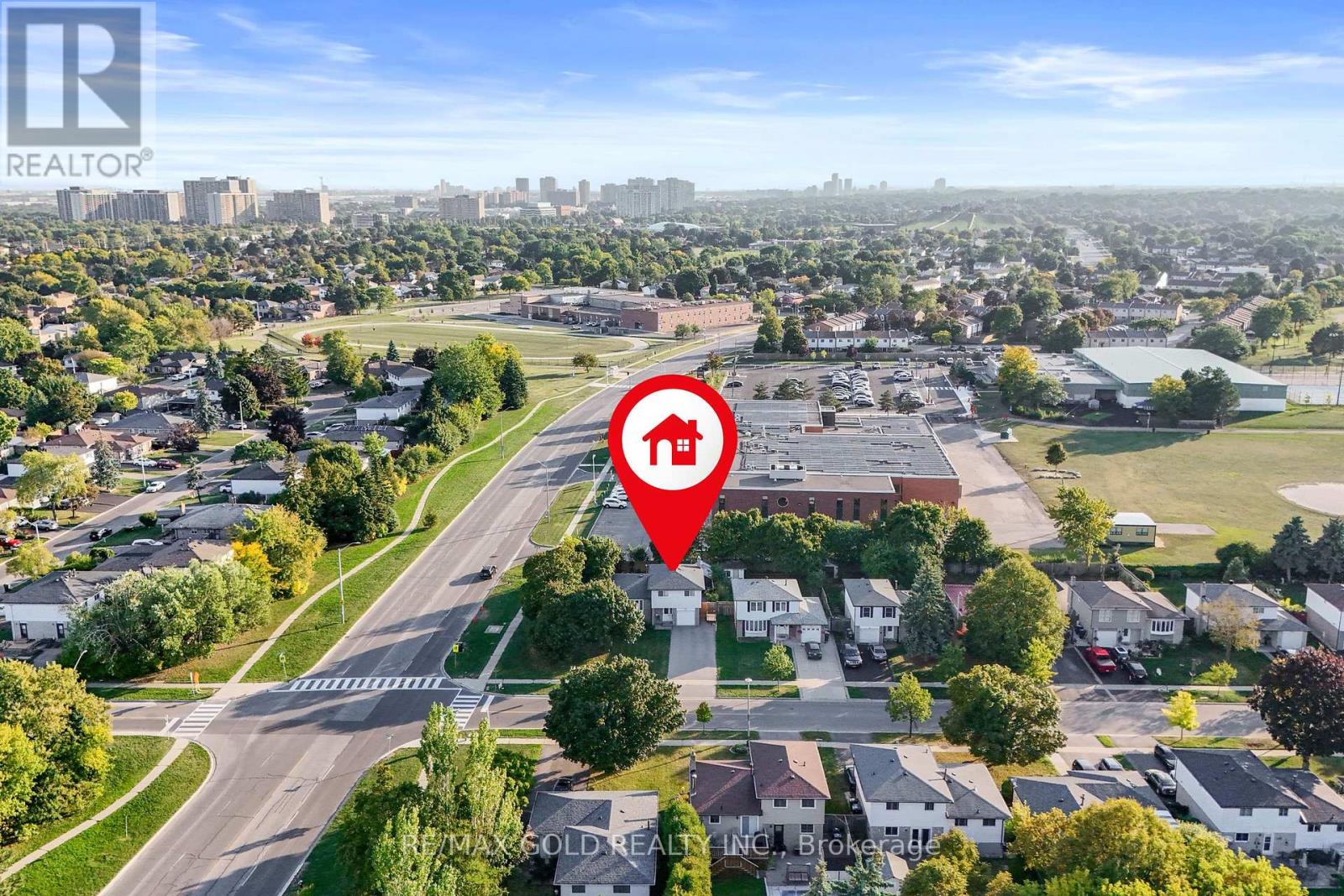 1 Greenbriar Road, Brampton, Ontario  L6S 1V4 - Photo 5 - W12415013