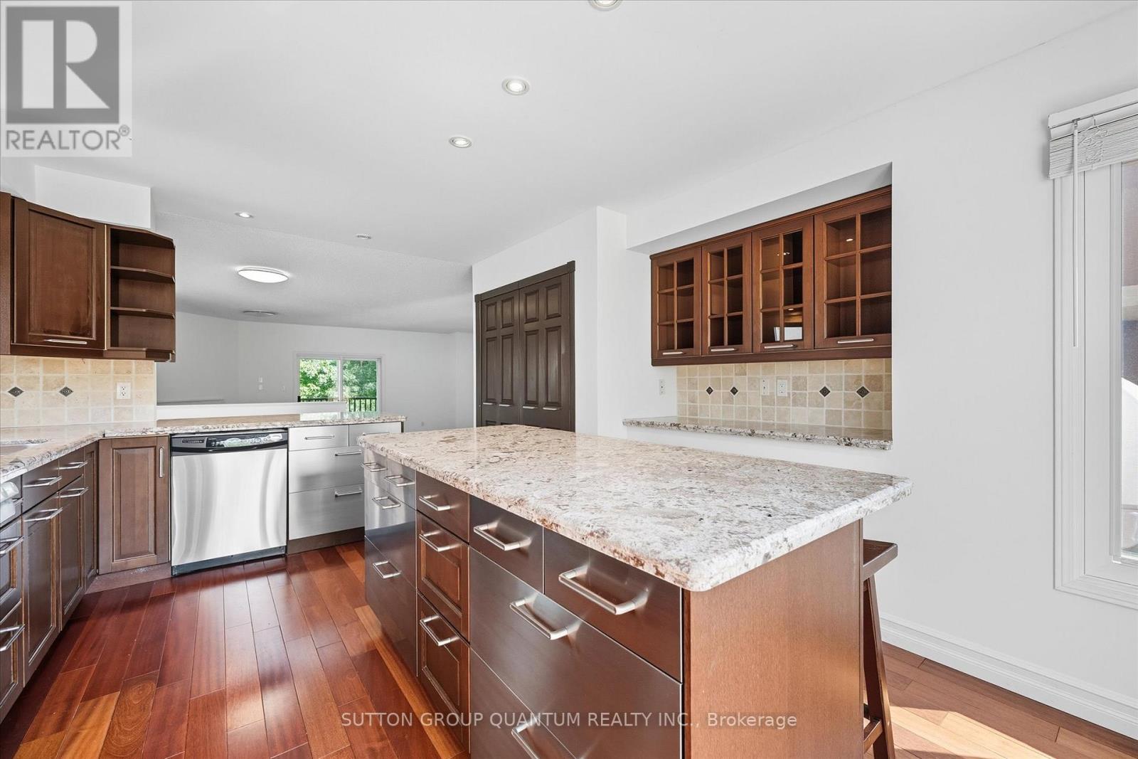 1507 Litchfield Road, Oakville, Ontario  L6H 5P4 - Photo 10 - W12415038