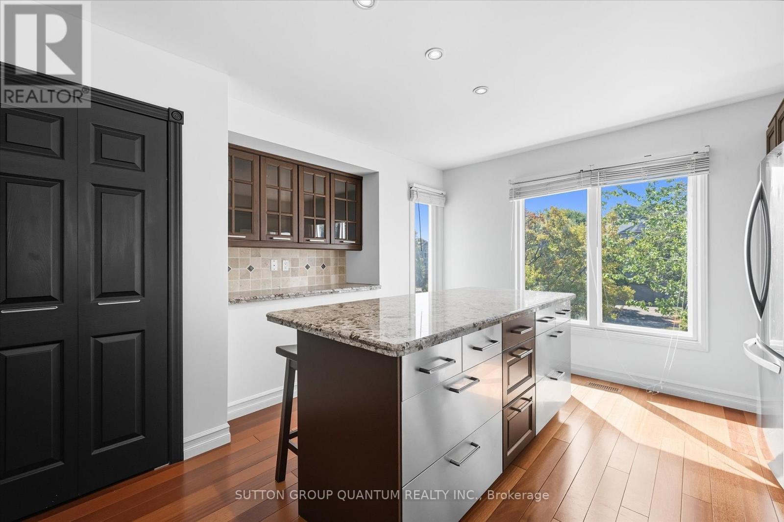 1507 Litchfield Road, Oakville, Ontario  L6H 5P4 - Photo 9 - W12415038