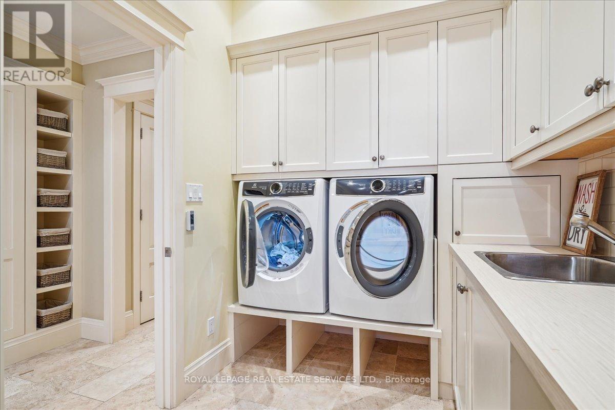 1267 Cumnock Crescent, Oakville, Ontario L6J 2N6 - Photo 20 - W12415048