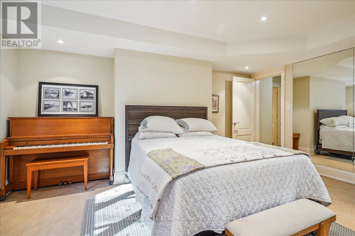 1267 Cumnock Crescent, Oakville, Ontario L6J 2N6 - Photo 31 - W12415048